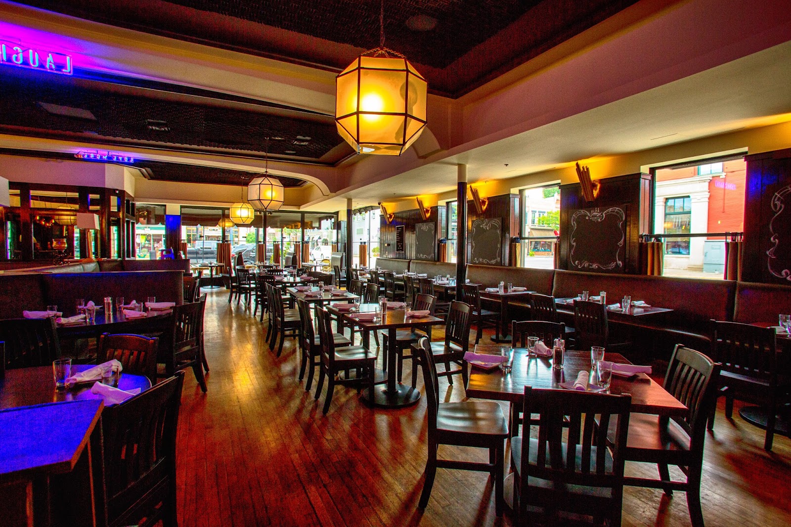 Diamonds Steak and Seafood in Howell