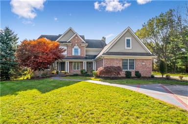 Renee DeKroub, Re/Max Platinum in Howell