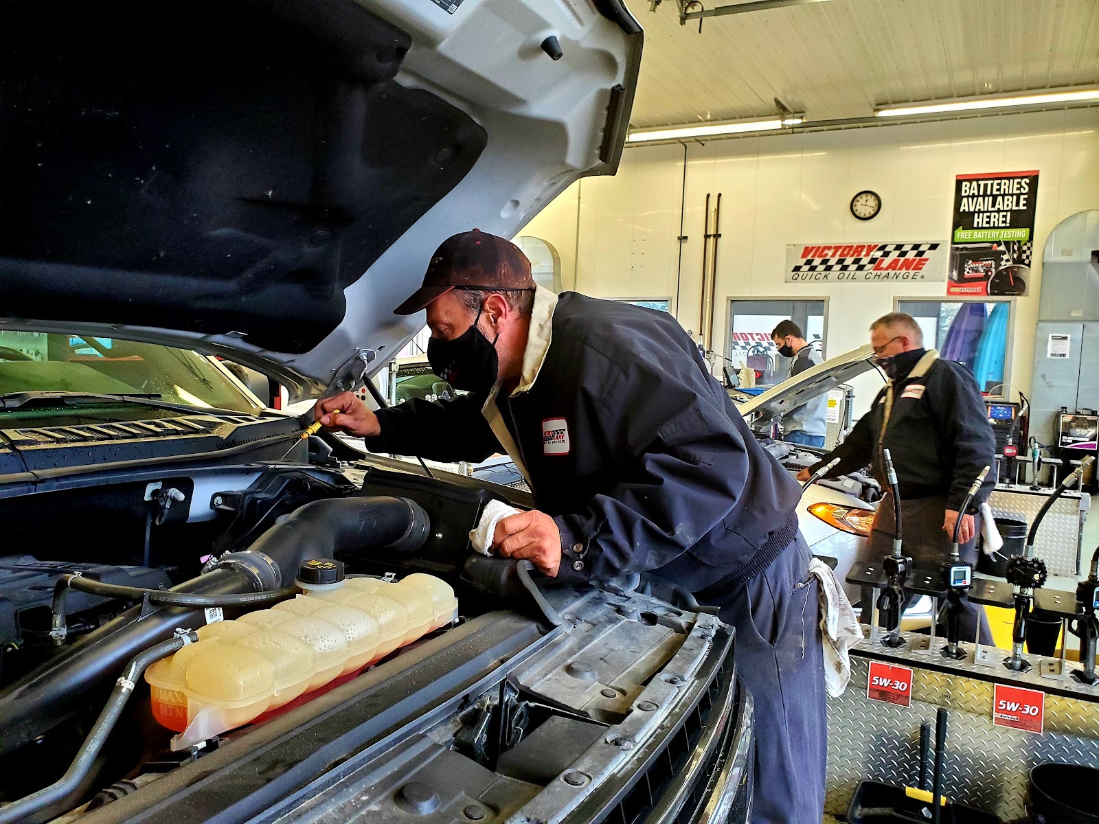 Victory Lane Quick Oil Change (Howell, S. Michigan Avenue) in Howell
